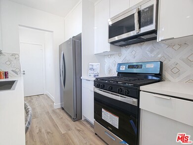 4723 Pickford St unit 4723 1/2, Los Angeles, CA 90019 - photo 4
