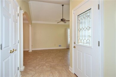 Entry - Porcelain tile flooring, fresh neutral pai