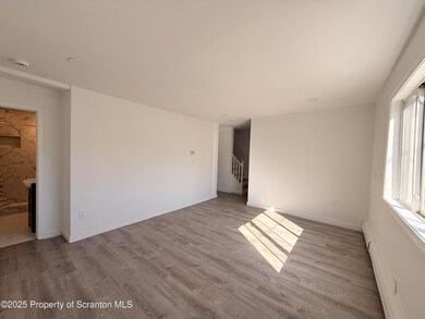 330R Cherry St, Scranton, PA 18505 - photo 5
