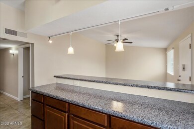 Kitchen Breakfest bar A