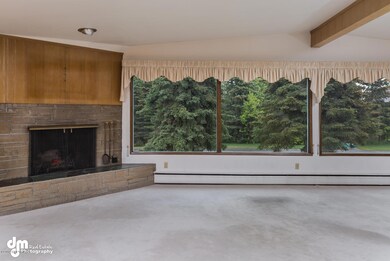 06-Living Room