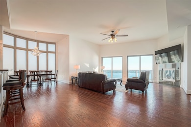 View as you enter the unit from entryway
