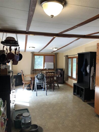 25 Edgewood St, Claremont, NH 03743 - photo 4