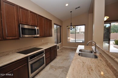 KITCHEN +BREAKFAST DINING
