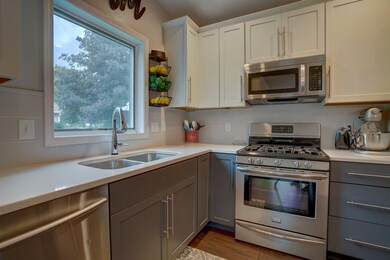 540 Ash St, Oregon, WI 53575 - photo 4