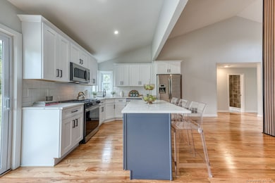 52 Charis Rd, Manchester, CT 06042 - photo 7