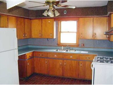 2919 Bement St, Erie, PA 16506 - photo 6