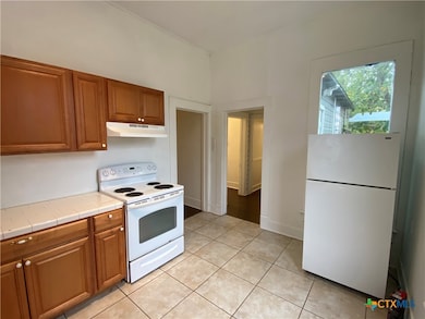 403 E Elm St, Seguin, TX 78155 - photo 6