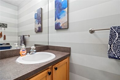 8447 Forest View Dr, Olmsted Falls, OH 44138 - photo 3