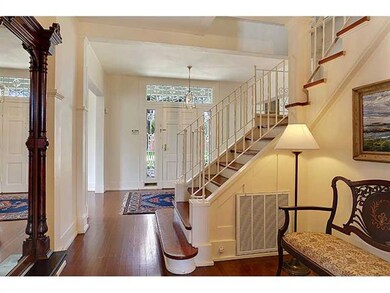 Foyer.