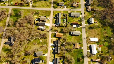 Birds eye view of property featuring a residential