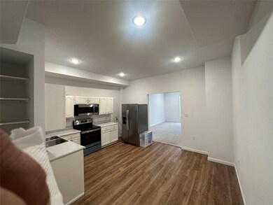 209 W 6th St unit 2, Bonham, TX 75418 - photo 2
