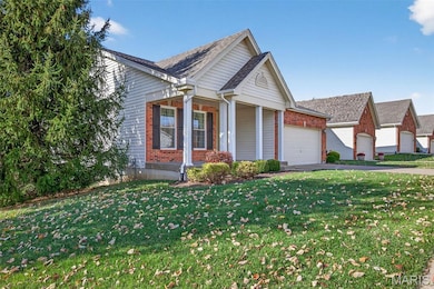 14734 Ladue Bluffs Crossing Dr, Chesterfield, MO 63017 - photo 2