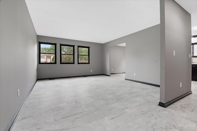 1465 Hartwood Dr, Cincinnati, OH 45240 - photo 3