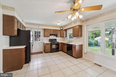 2992 Eastburn Ave, Broomall, PA 19008 - photo 4