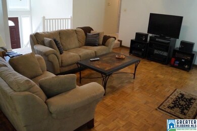 Lots of space for various arrangements of furnitur