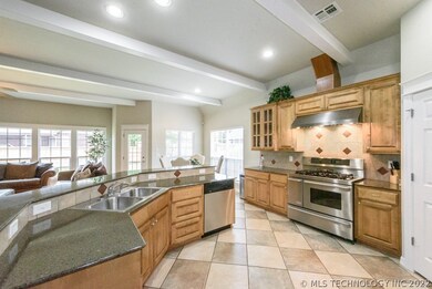11813 S Vine Place, Jenks, OK 74037 - photo 7