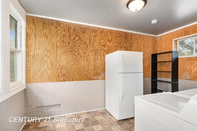 805 S Douglas unit 805 1/2 Douglas, Mount Pleasant, MI 48858 - photo 7