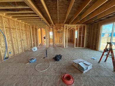 Miscellaneous room with arched walkways