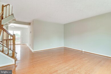 13325 Burkitts Rd, Fairfax, VA 22033 - photo 6