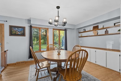 817 Wheeler Rd, Madison, WI 53704 - photo 5