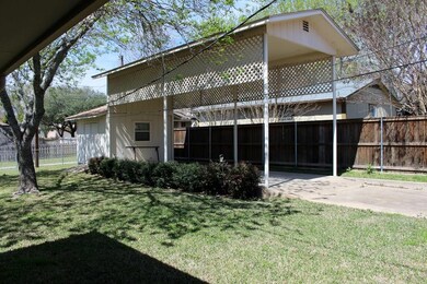 215 W Driftwood Dr, Fredericksburg, TX 78624 - photo 3