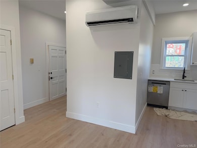 554 Main St unit 4, Beacon, NY 12508 - photo 3