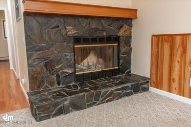 06-Fireplace_IMG_1620