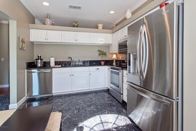004_Kitchen