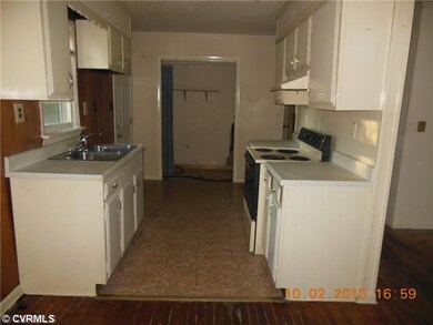 Kitchen - Kitchen - utility closet at end