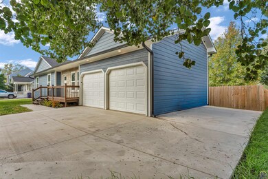 8739 Eagles Landing Dr, Manhattan, KS 66502 - photo 4