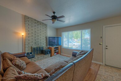 1017 W Laguna Dr Tempe AZ-large-004-7-Li