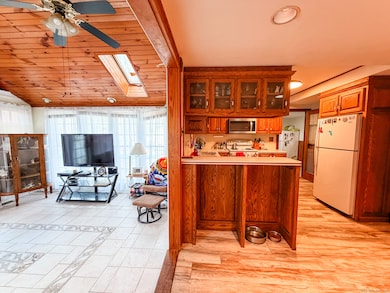 116 E Putnam Rd, Putnam, CT 06260 - photo 5