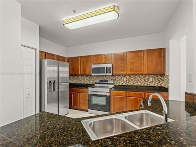 8800 NW 107th Ct unit 215, Doral, FL 33178 - photo 5