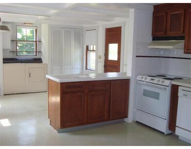 11 Mechanic St, Mattapoisett, MA 02739 - photo 4