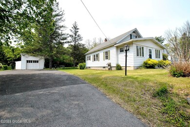 6083 Johnston Rd, Slingerlands, NY 12159 - photo 4