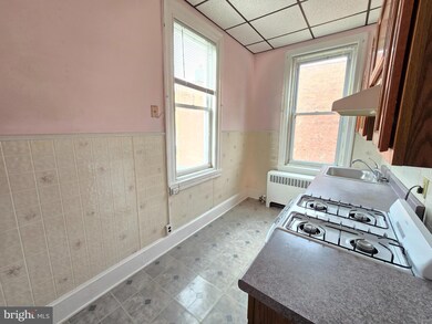 5315 Master St unit 2 (SECOND FLOOR), Philadelphia, PA 19131 - photo 2
