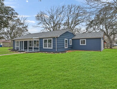 View of the side yard and garage.