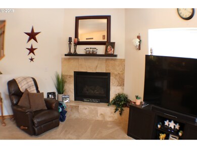 Living Room-Fireplace