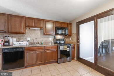 9223 Briarchip St, Laurel, MD 20708 - photo 5