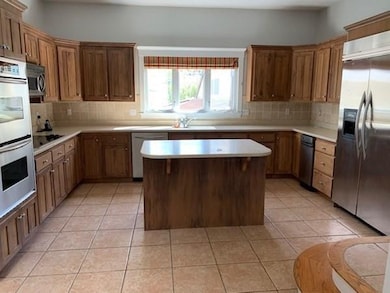 580 Eastside Rd, Wrentham, MA 02093 - photo 5