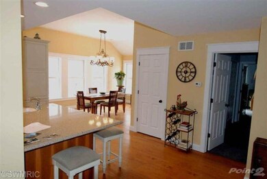 7 Bar plus dining room