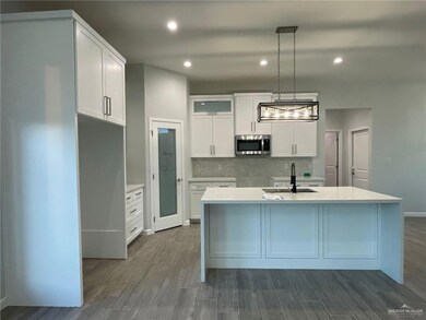 2001 Stardust Ln, Edinburg, TX 78541 - photo 2