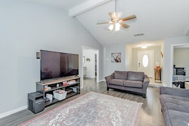 16930 Creek Line Dr, Friendswood, TX 77546 - photo 4