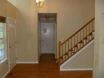 932 Cortney Dr, Carpentersville, IL 60110 - photo 3