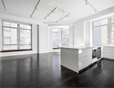 District unit 714, New York, NY 10038 - photo 4