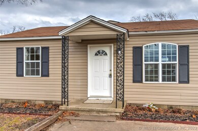 110 S Vann St, Chouteau, OK 74337 - photo 6