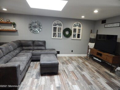 87 Holly Tree Ln, Toms River, NJ 08753 - photo 4