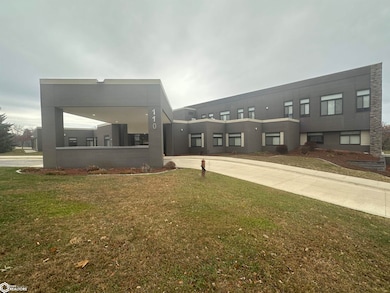 110 Rocksylvania Ave, Iowa Falls, IA 50126 - photo 2