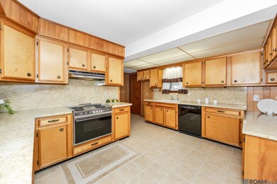 823 Oaks Ave, Port Allen, LA 70767 - photo 6